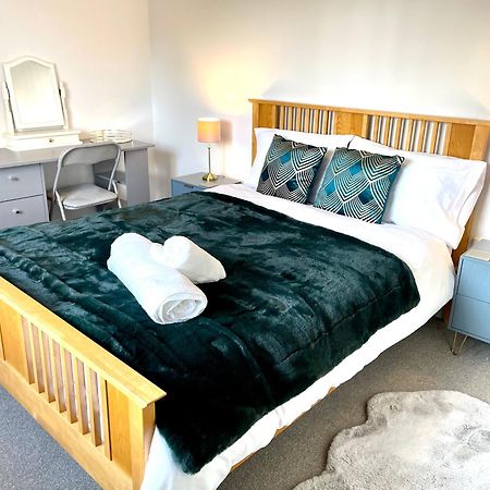 Stylish Cosy And Bright Apartment - Fantastic Location - Perfect For Business Or Solo Travellers Bishop’s Stortford Exterior foto